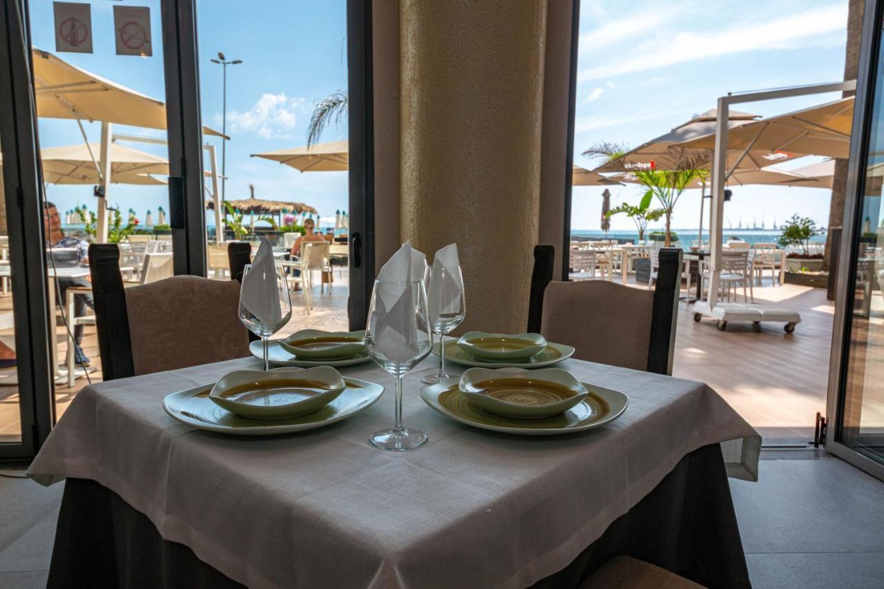 Galante Hotel Драч Екстериор снимка