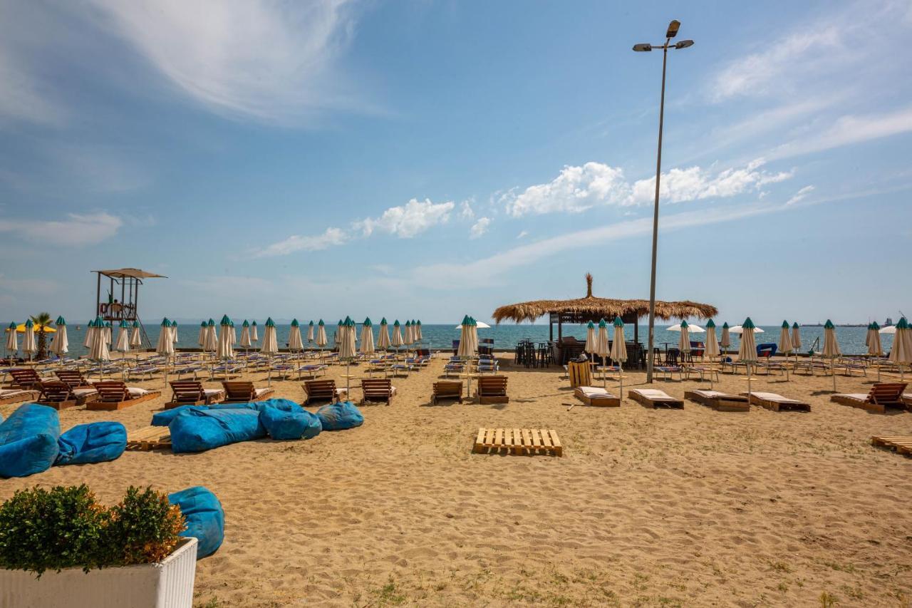 Galante Hotel Драч Екстериор снимка