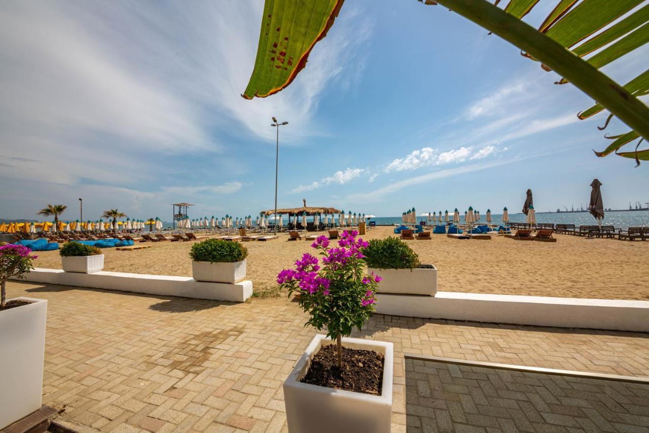 Galante Hotel Драч Екстериор снимка