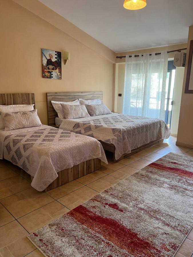 Galante Hotel Драч Екстериор снимка