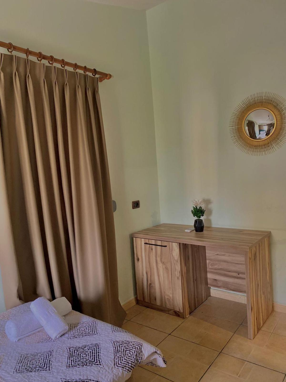Galante Hotel Драч Екстериор снимка